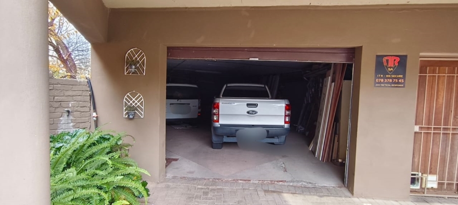 5 Bedroom Property for Sale in Pellissier Free State